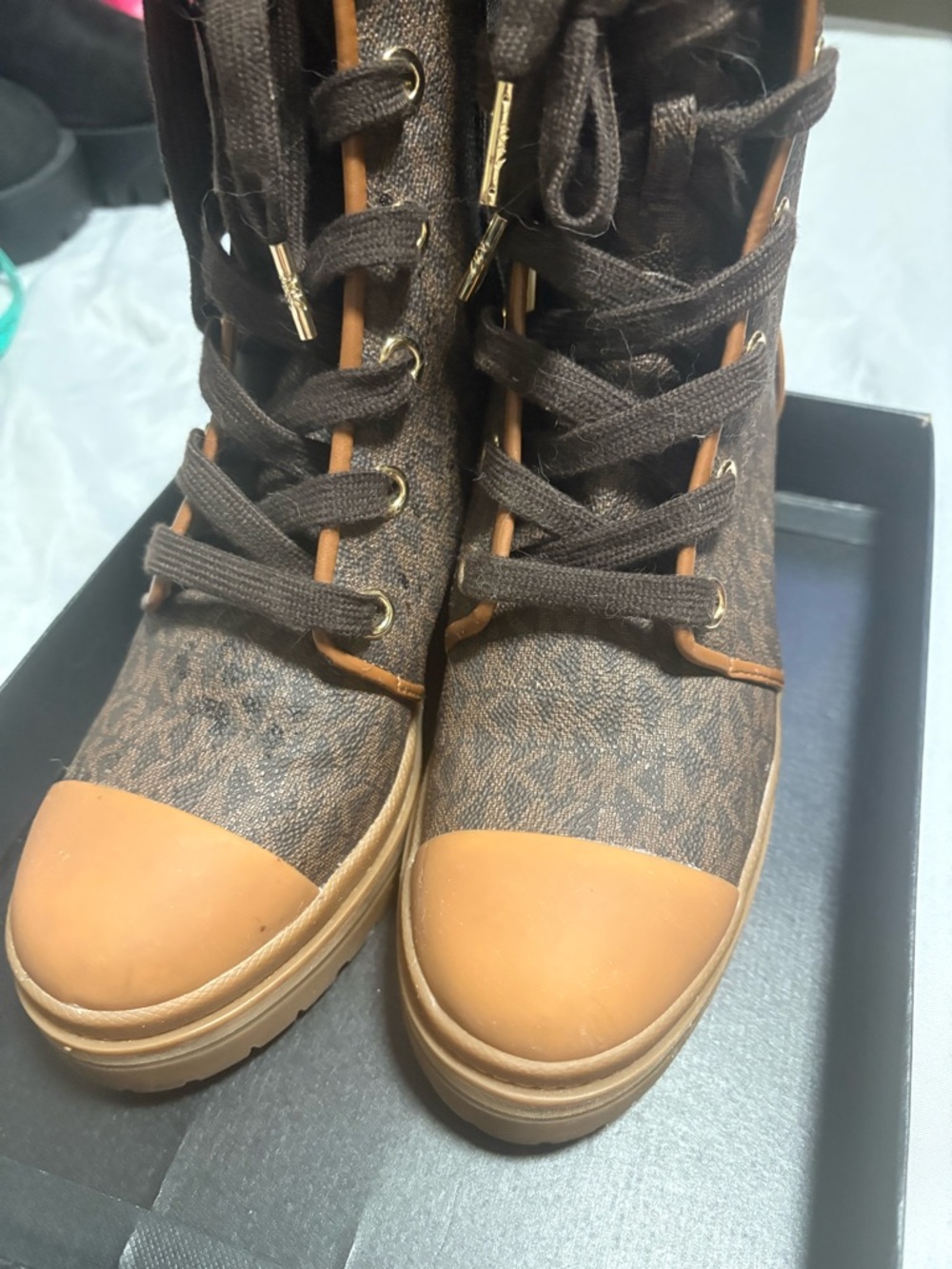 💛 Michael Kors- Corey Logo Signature Combat Boots 🤎 - Picture 6 of 9